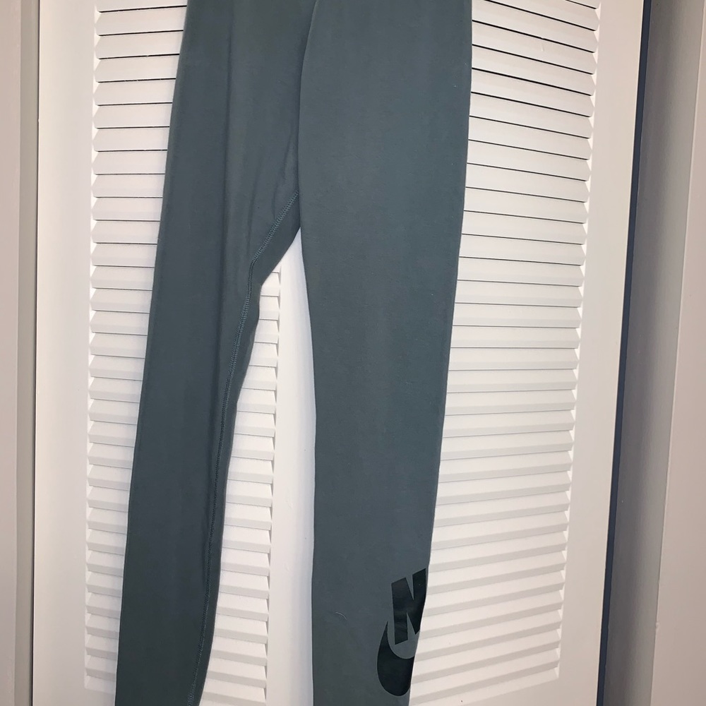 Nike Leggings size small
